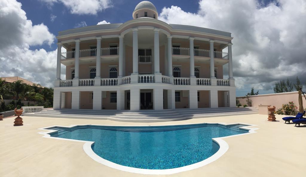 Ocean West Boutique Hotel Nassau Exteriör bild