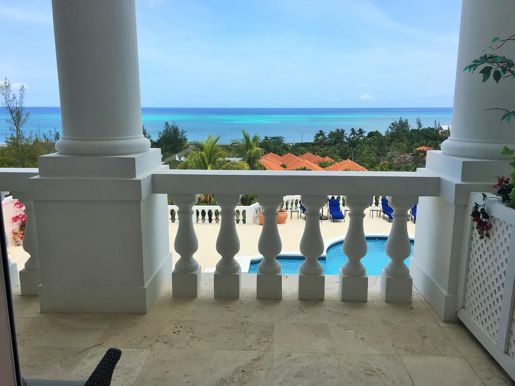 Ocean West Boutique Hotel Nassau Exteriör bild