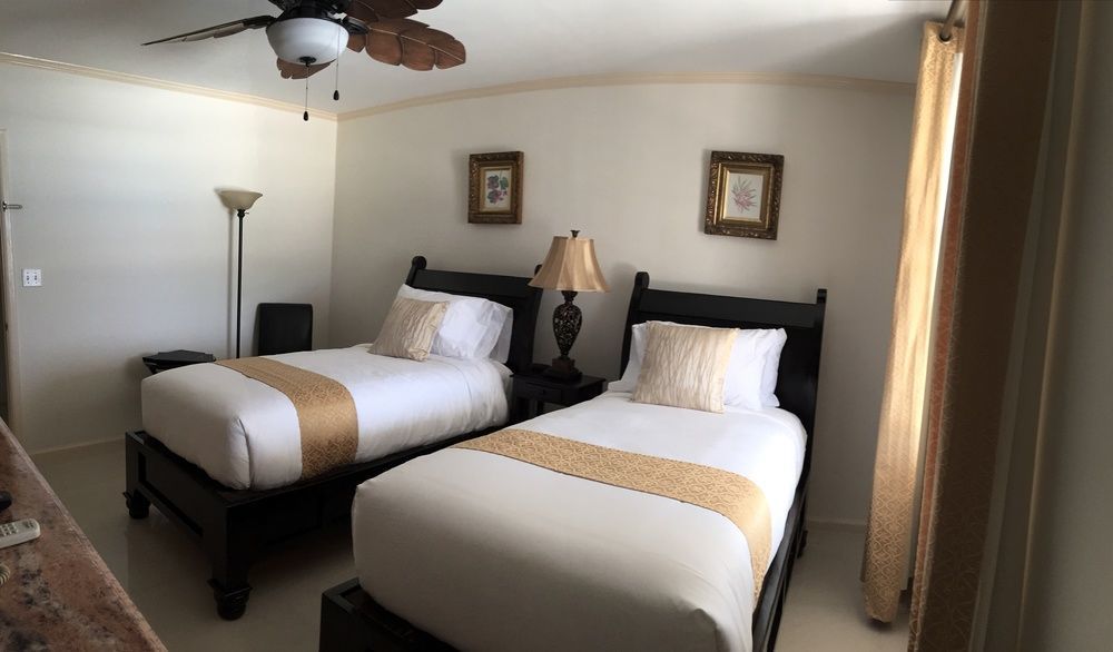 Ocean West Boutique Hotel Nassau Exteriör bild