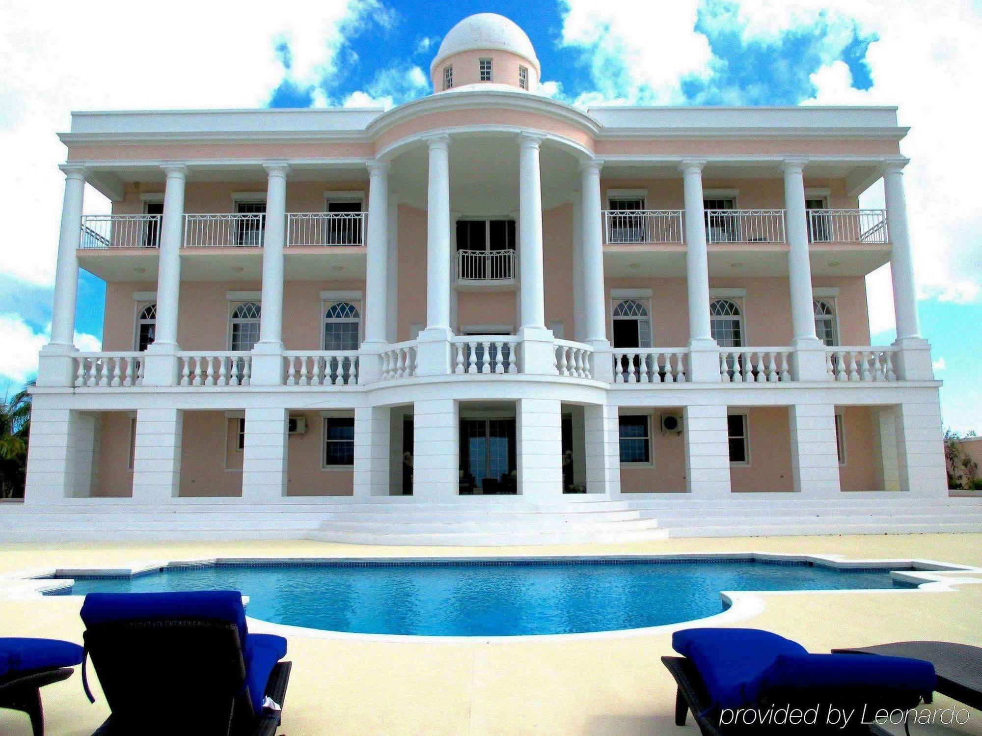 Ocean West Boutique Hotel Nassau Exteriör bild