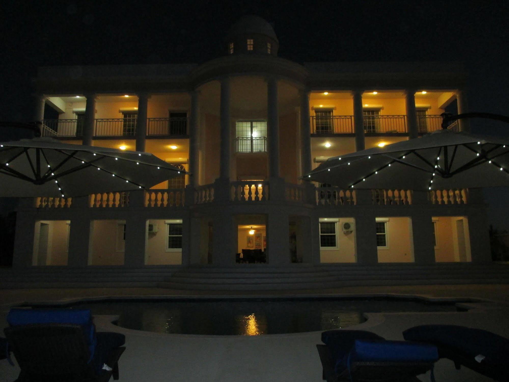 Ocean West Boutique Hotel Nassau Exteriör bild