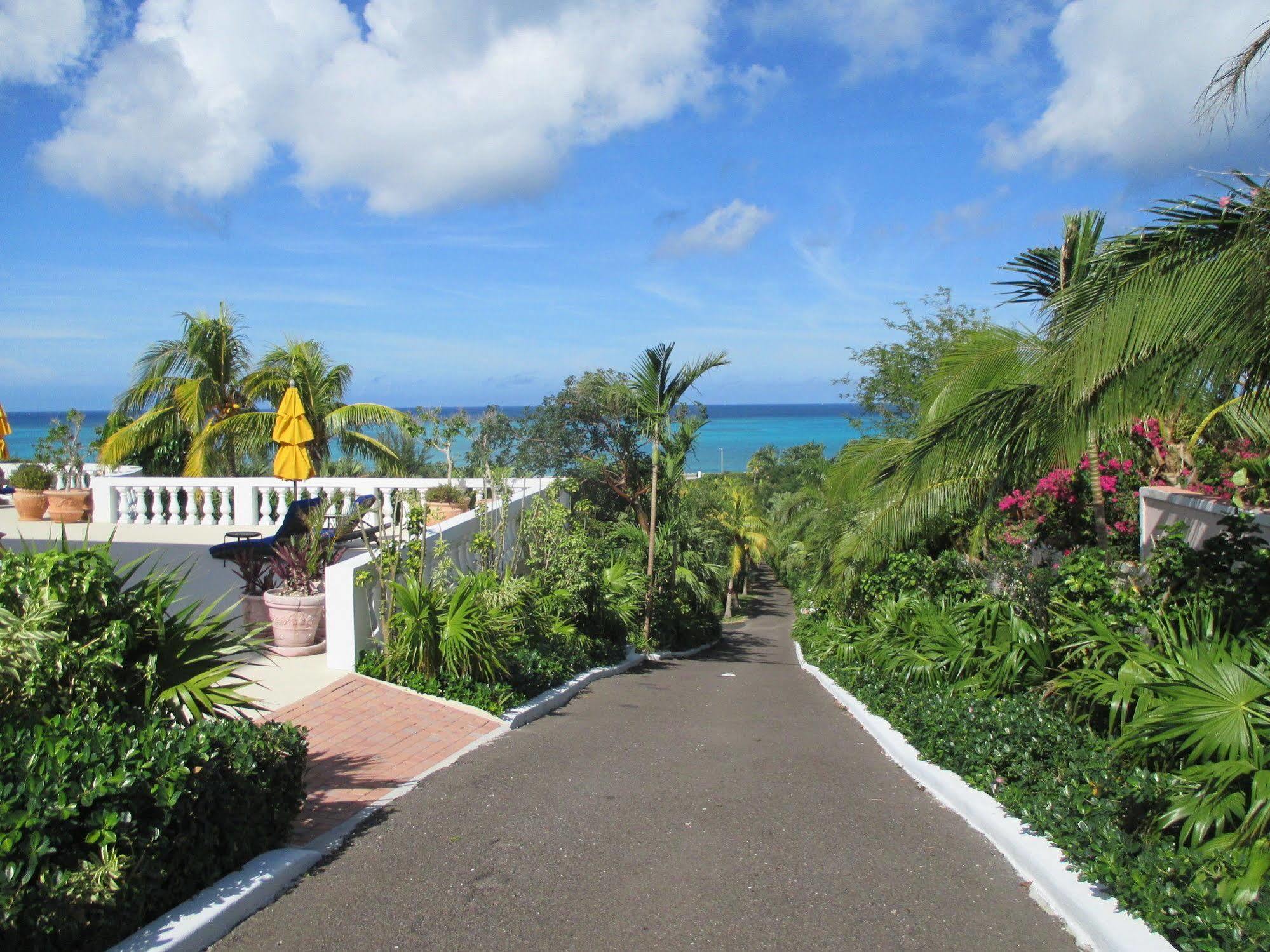 Ocean West Boutique Hotel Nassau Exteriör bild