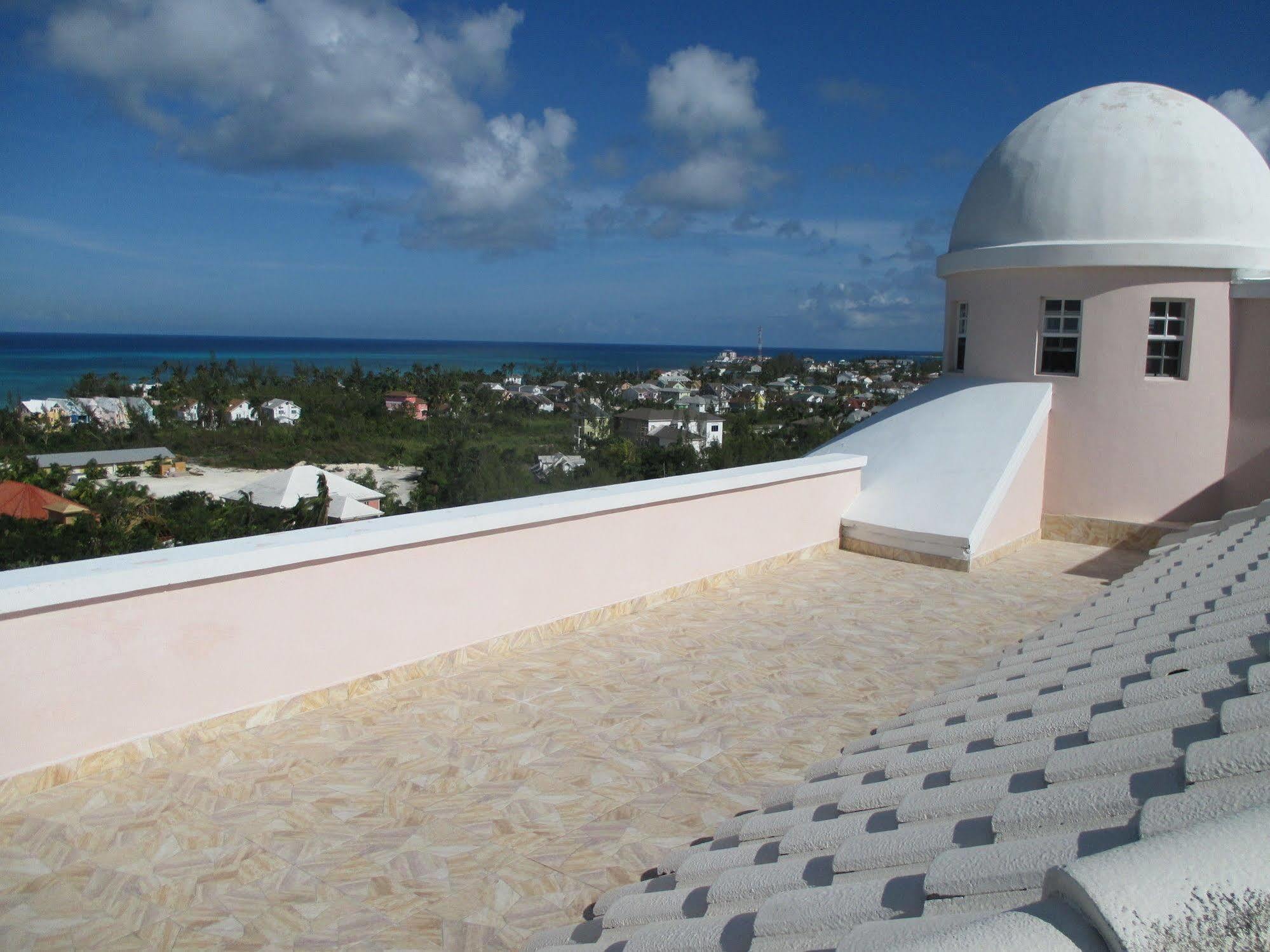 Ocean West Boutique Hotel Nassau Exteriör bild