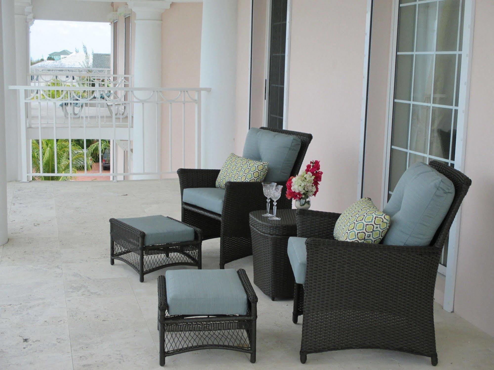 Ocean West Boutique Hotel Nassau Exteriör bild